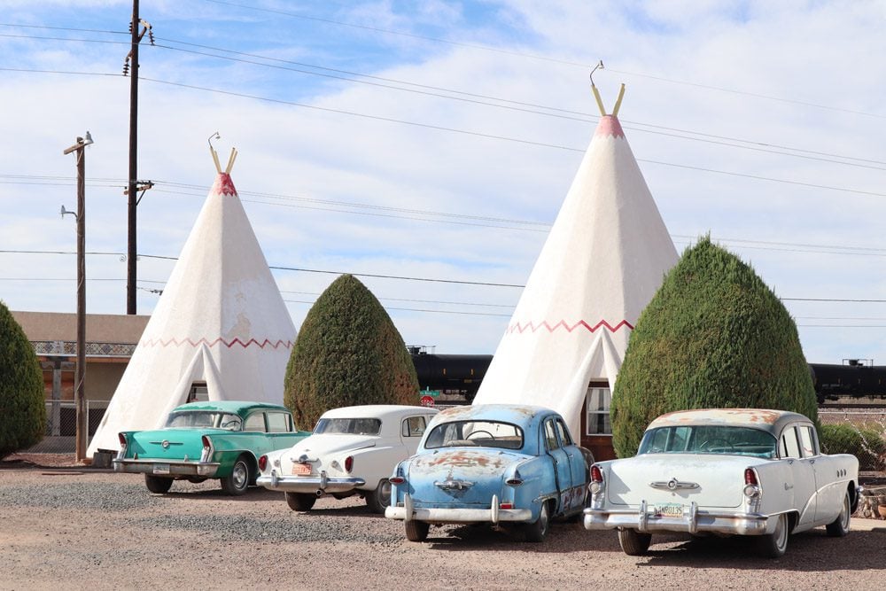 antique cars at wigwam motel holbrook arizona