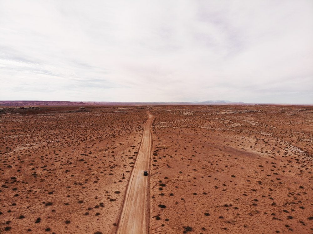 dirt-road-drive-to-Horseshoe-canyon-canyonlands-national-park-utah