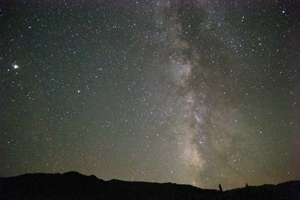 milky way stargazing in death valley