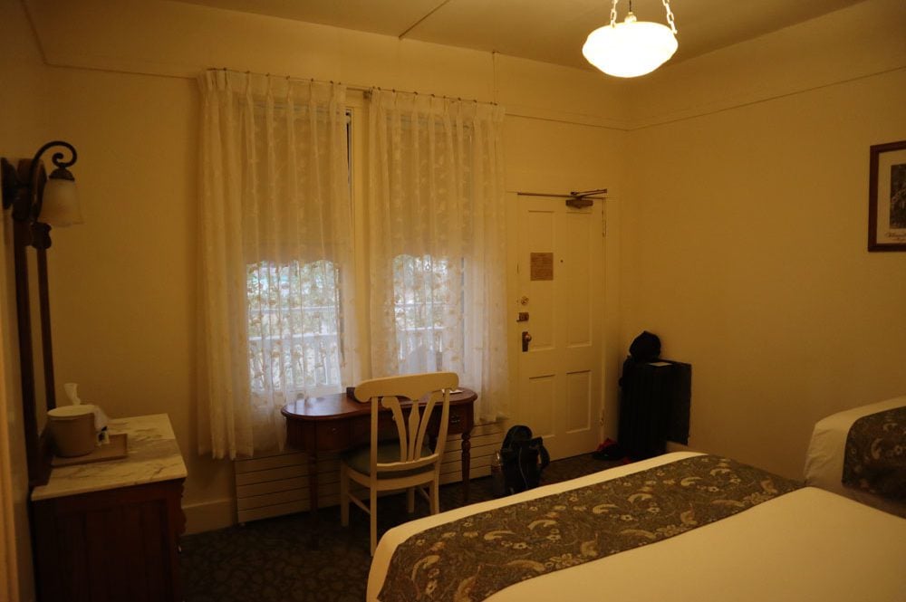 Wawona Hotel Yosemite - room interior 2