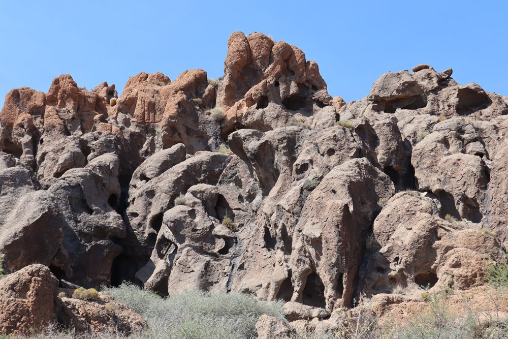 Hole in the wall Mojave National Preserve