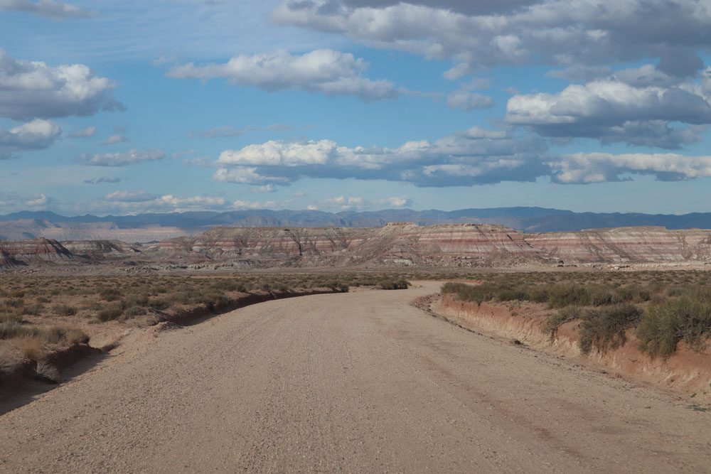 Dirt road to Horseshoe Canyon - Canyonlands National Park - Utah