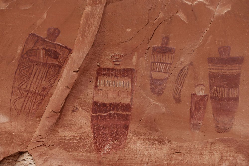 The Great Gallery 2- petroglyph rock art - Horseshoe Canyon - Canyonlands National Park