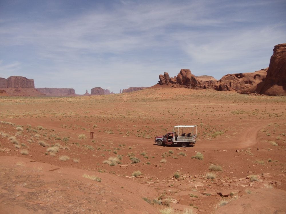 Guided tour of lower monument valley
