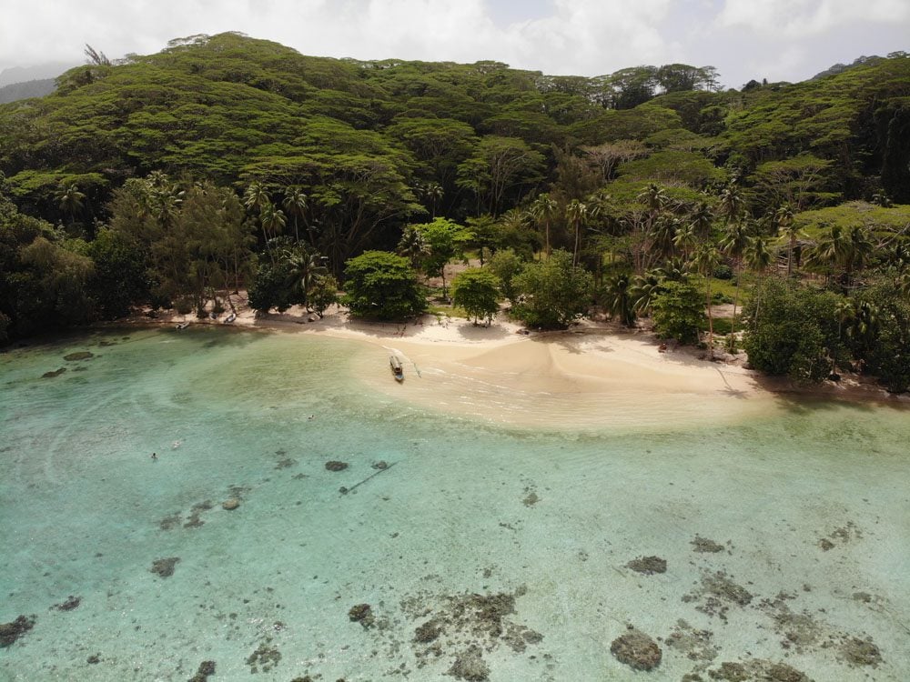 Hana-Iti-beach-Huahine-French-Polynesia