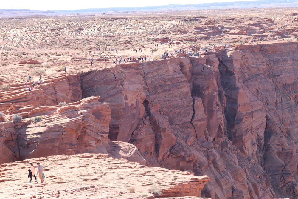 Horseshoe Bend canyon rim