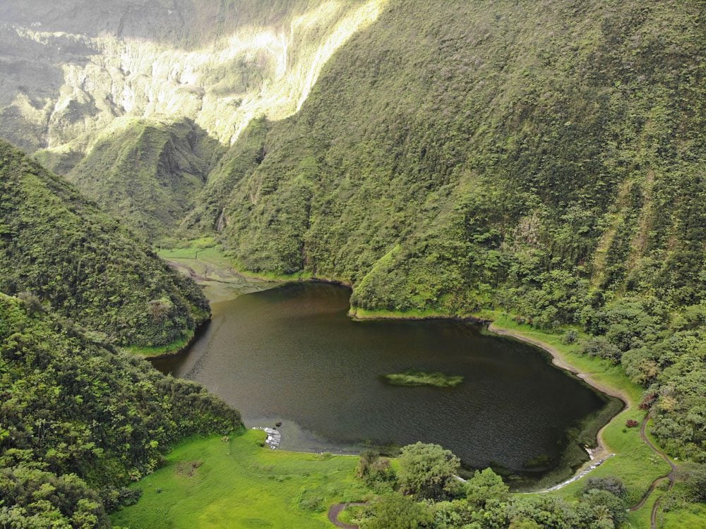 Lake-Vaihiria-Tahiti