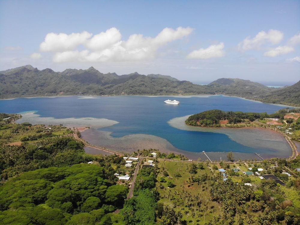 Maroe-Bay-Huahine-French-Polynesia