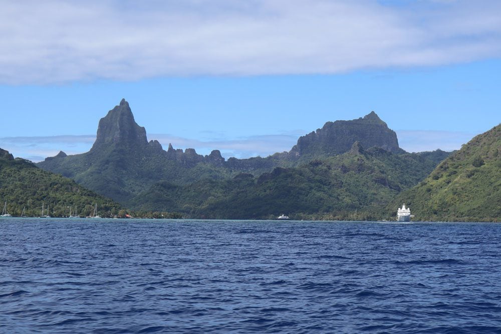 Mooreas coastline - Opunohu Bay - French Polynesia