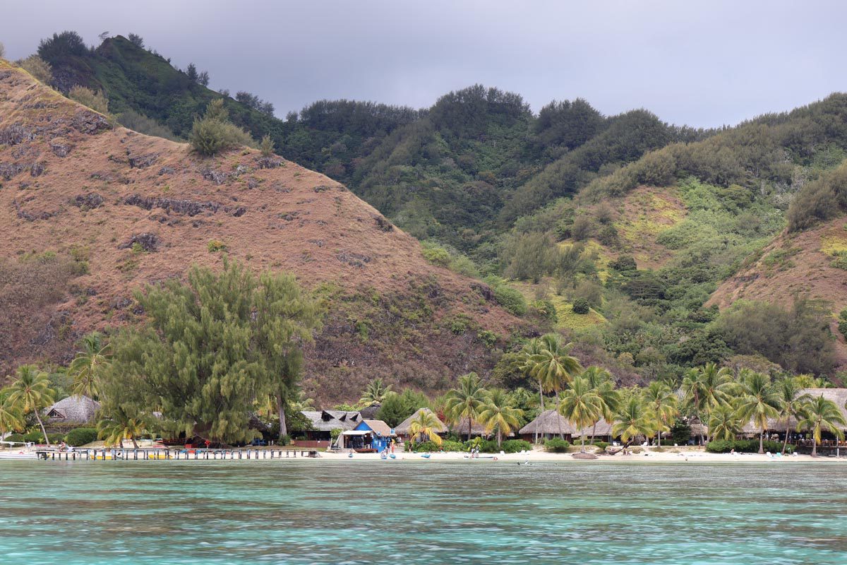 Coco Beach Restaurant - Moorea - view from boat