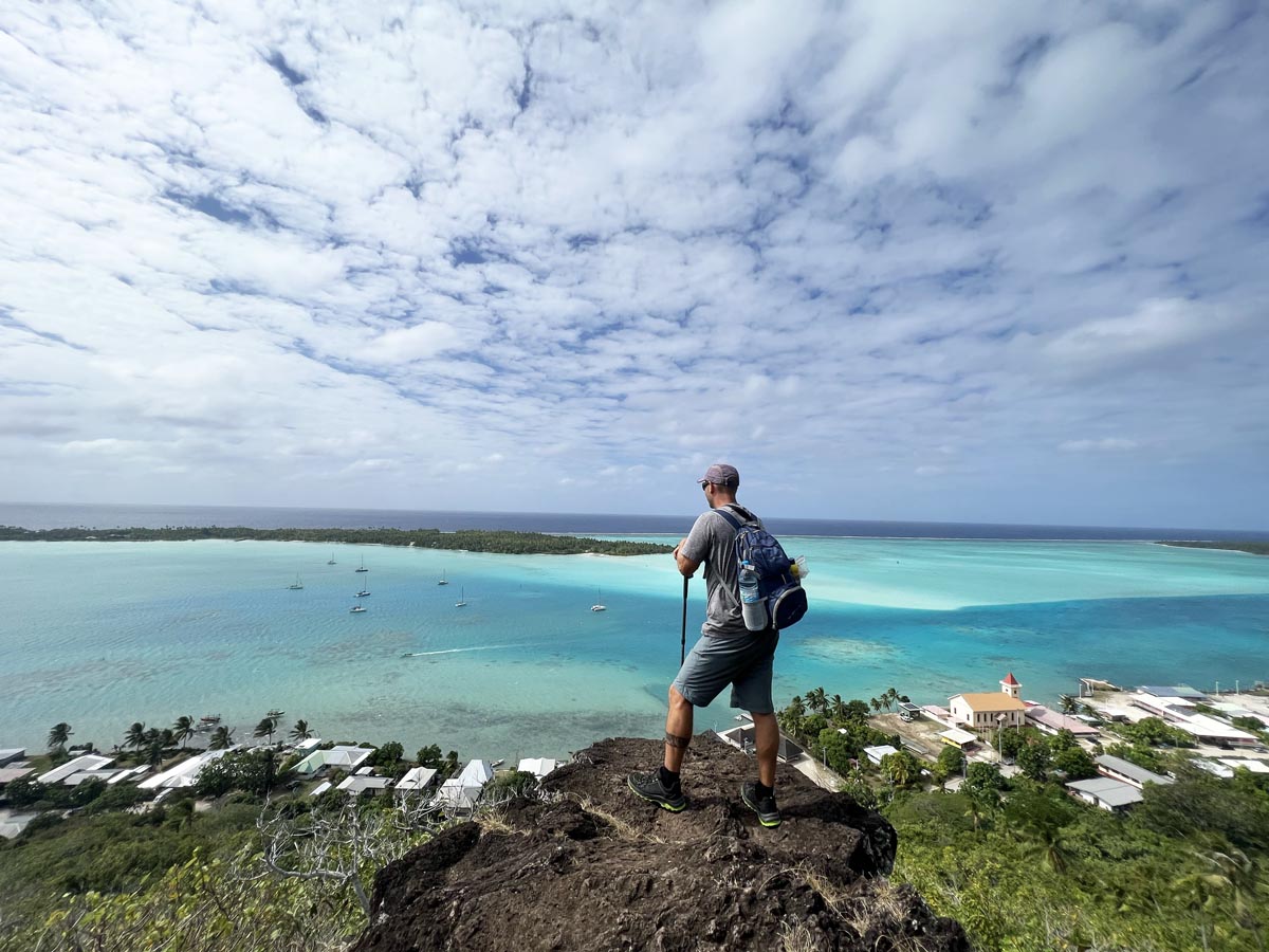 Hiking Mount Teurafaatiu - Maupiti - Avichai in viewpoint