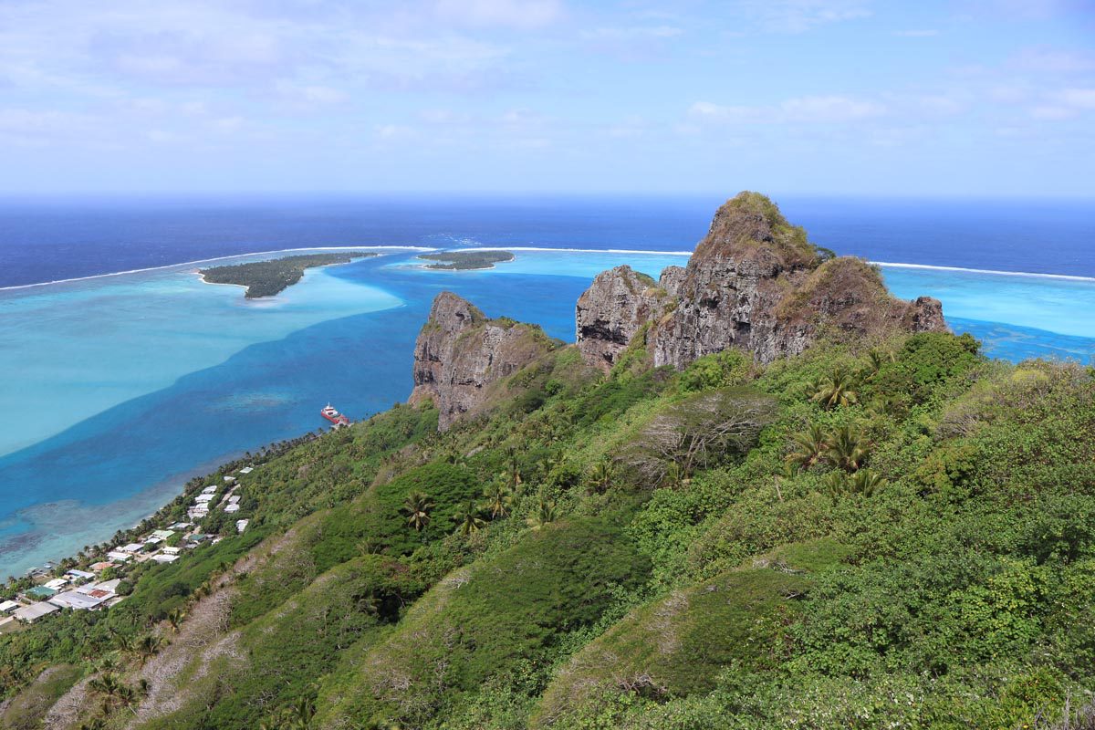 Hiking Mount Teurafaatiu - Maupiti - cargo ship