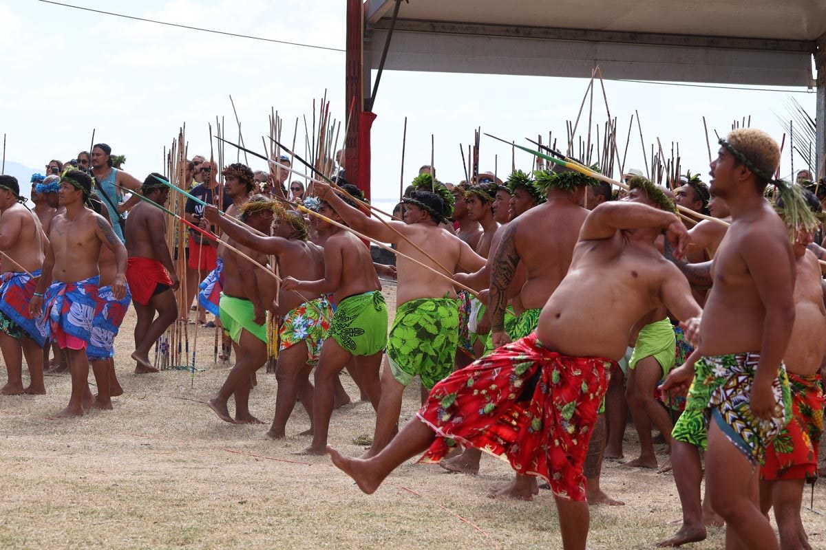 Javelin spear throwing - Heiva Festival - Tahiti - motion