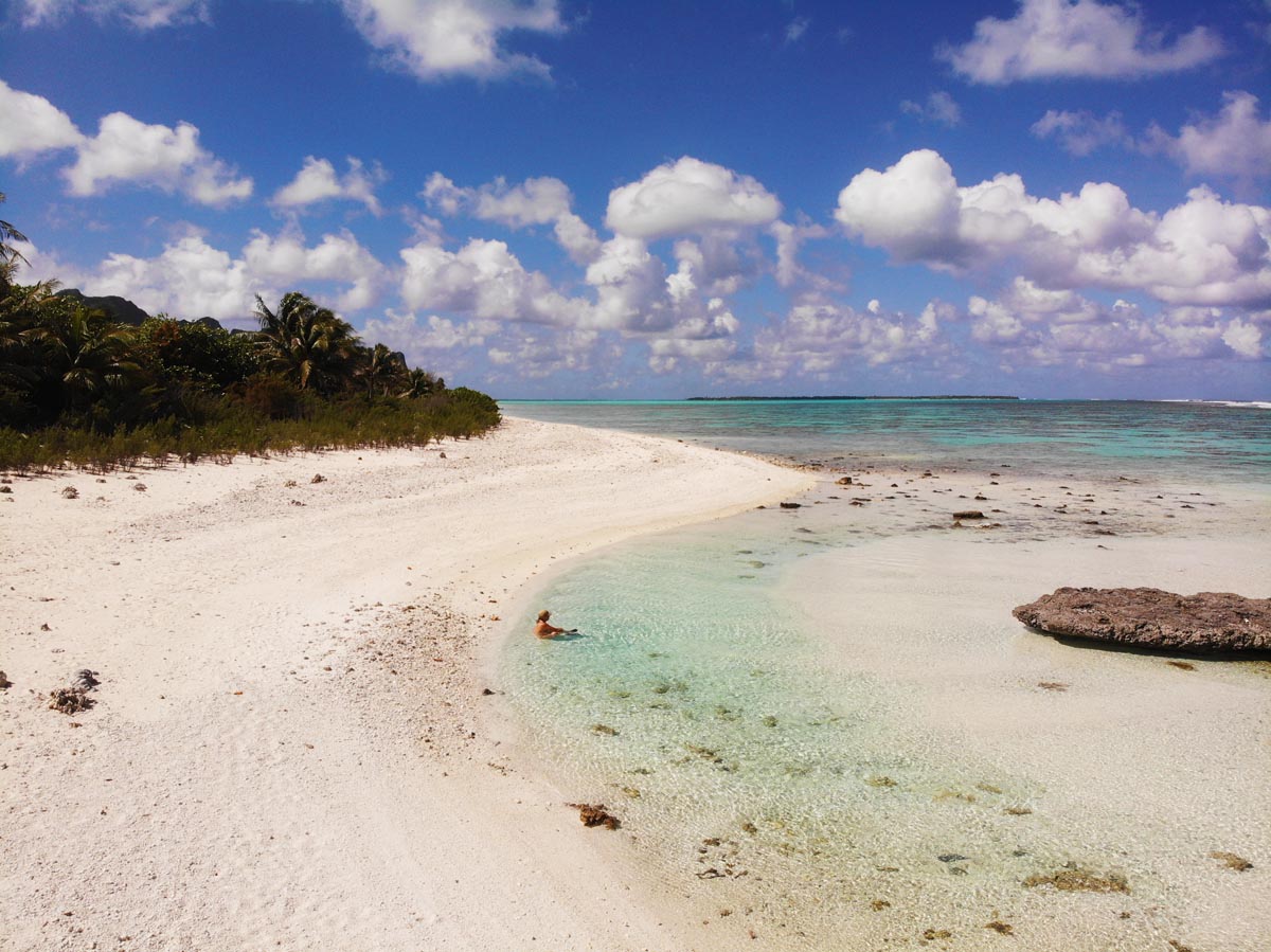 Natural-pool-in-Motu-Auira-Maupiti