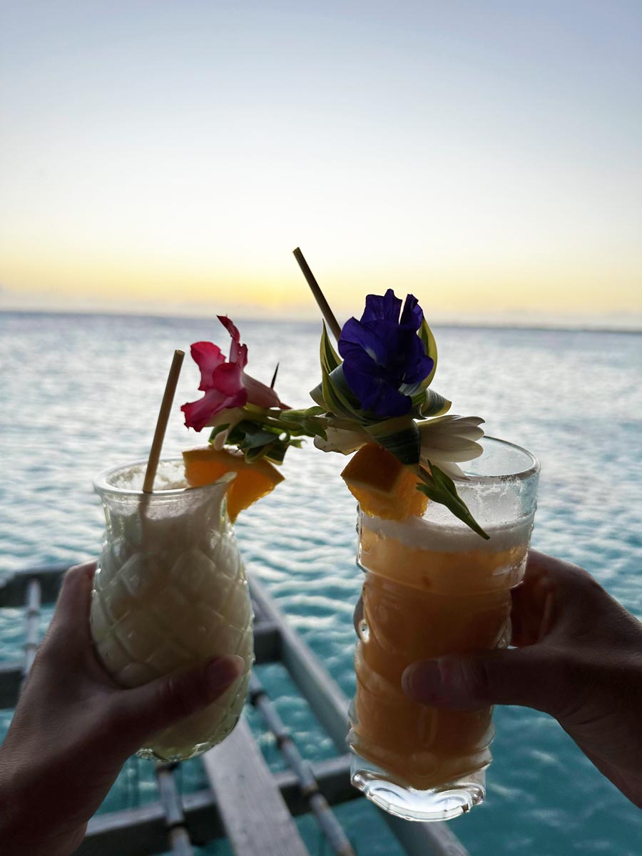 Pension Havaiki Lodge - Fakarava North - French Polyensia - sunset cocktails
