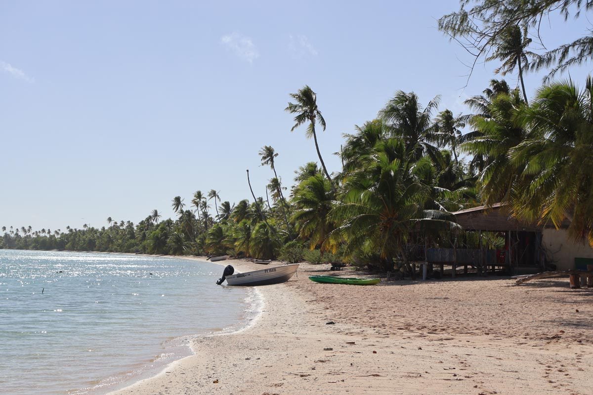 Pink Sand Beach - Fakarava South - French Polynesia - beach with boat