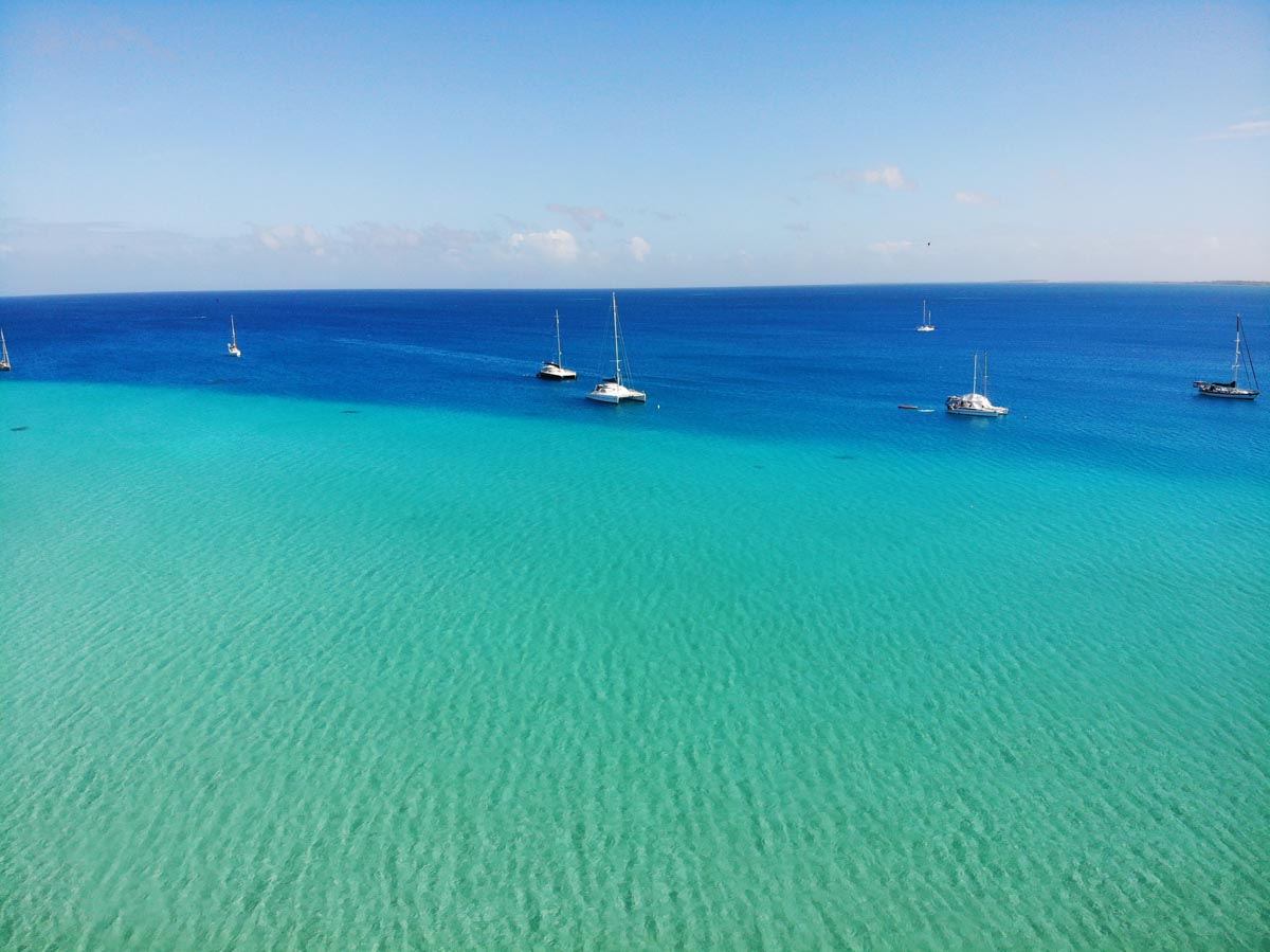 Pink-Sand-Beach-Fakarava-South-French-Polynesia-yachts