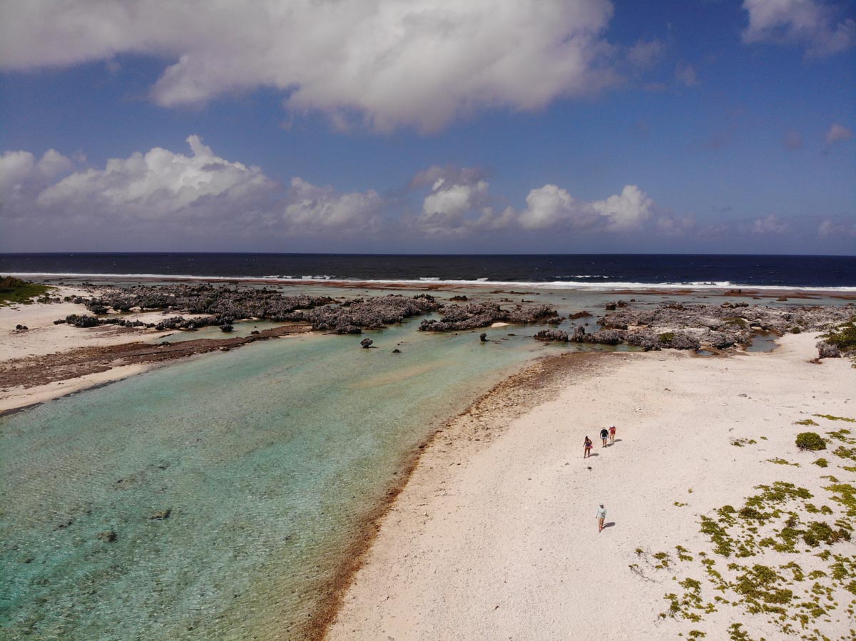 Reef-Island-Rangiroa-French-Polynesia-walking