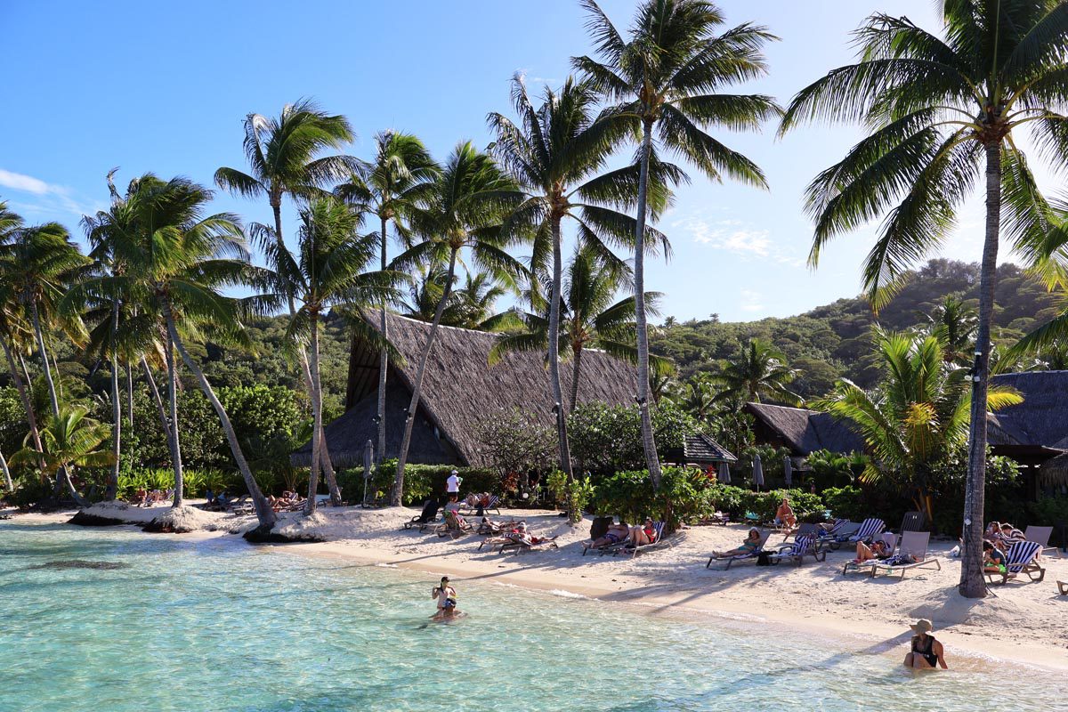 Royal Bora Bora Hotel - the beach