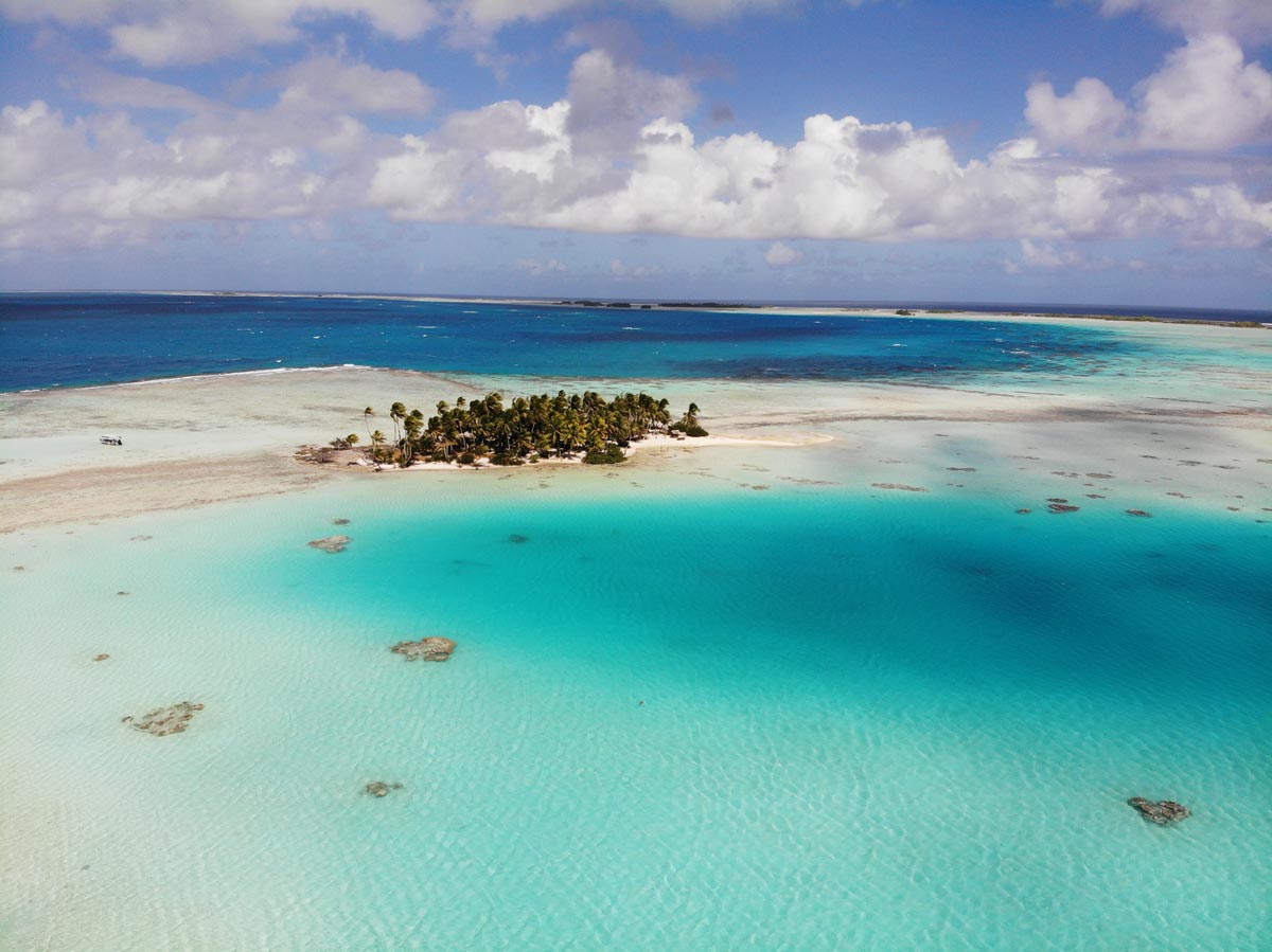 The Blue Lagoon Rangiroa - Le Lagon Bleu