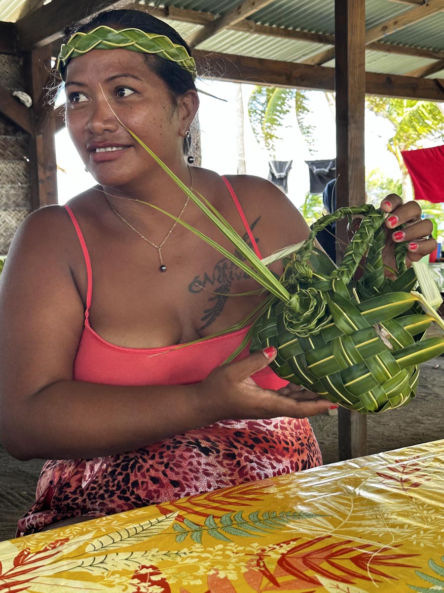 The Blue Lagoon Rangiroa - basket weaving