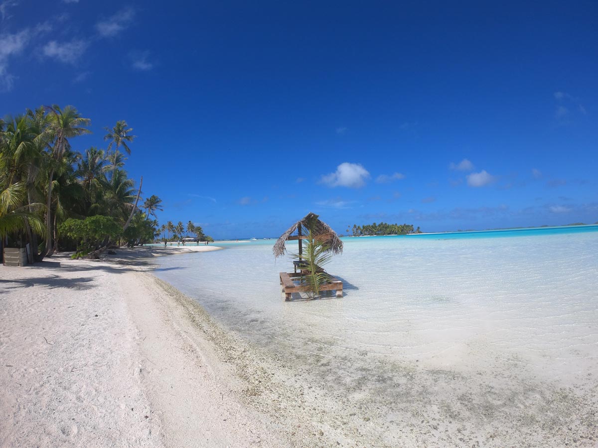 The Blue Lagoon Rangiroa -beach with table