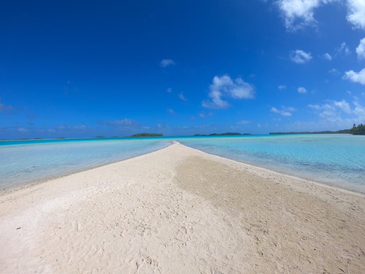 The Blue Lagoon Rangiroa - sand bar