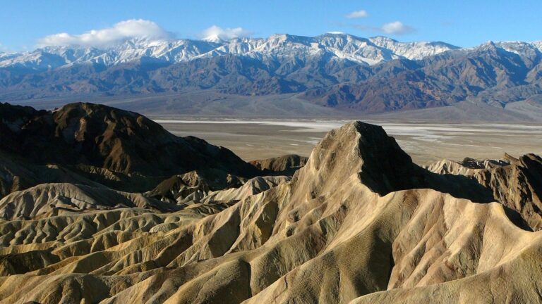 Tip for Exploring Death Valley as a Solo Traveler - post cover