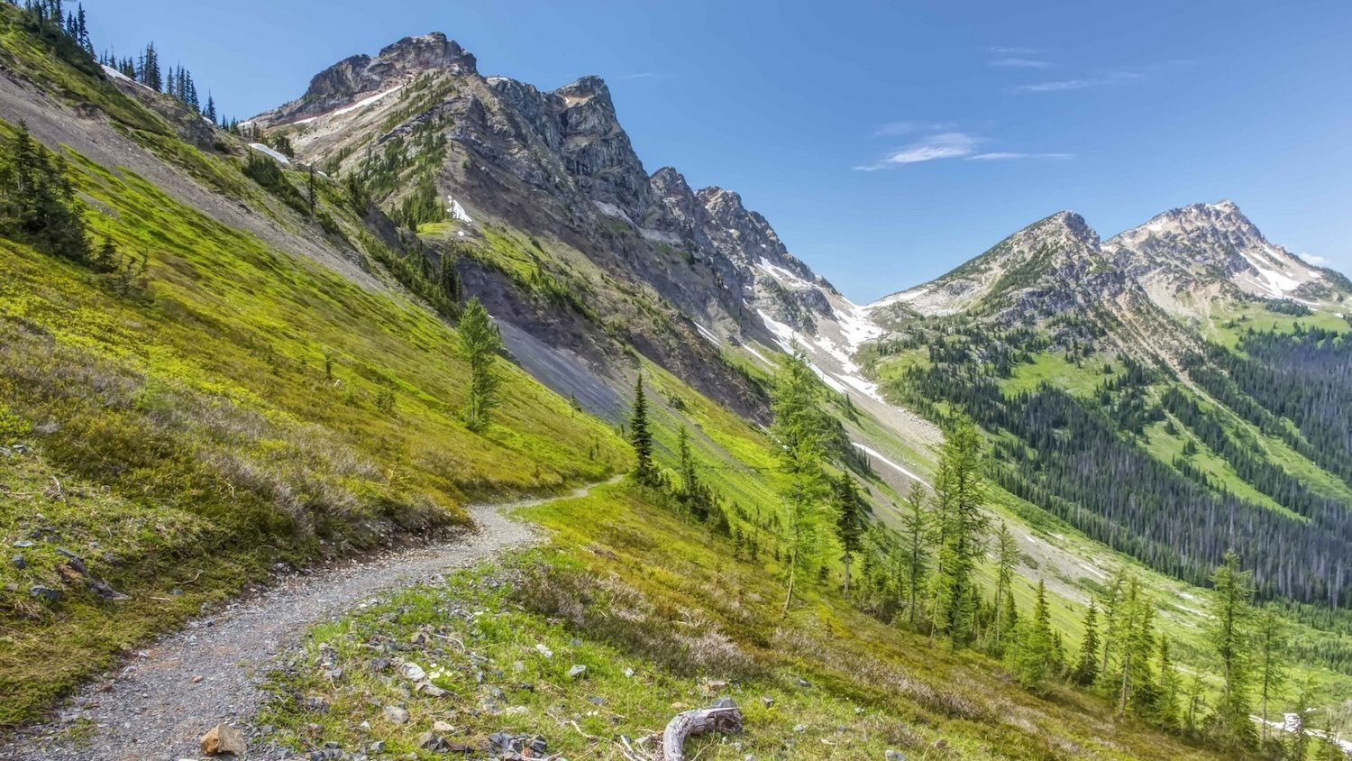 Hiking Across America: Picturesque Hiking Trails Suitable for All Seasons