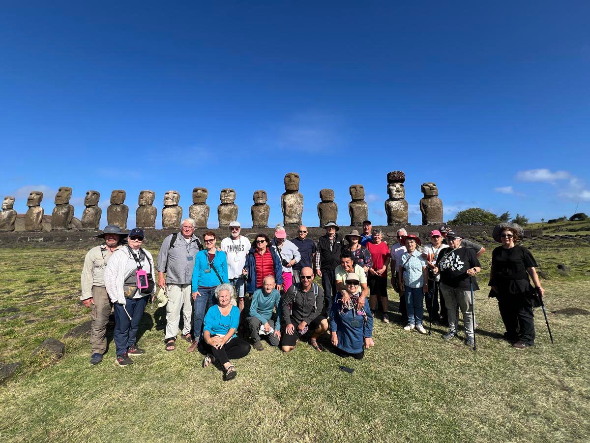 Tahiti to Easter island - group photo in Ahu Tongariki