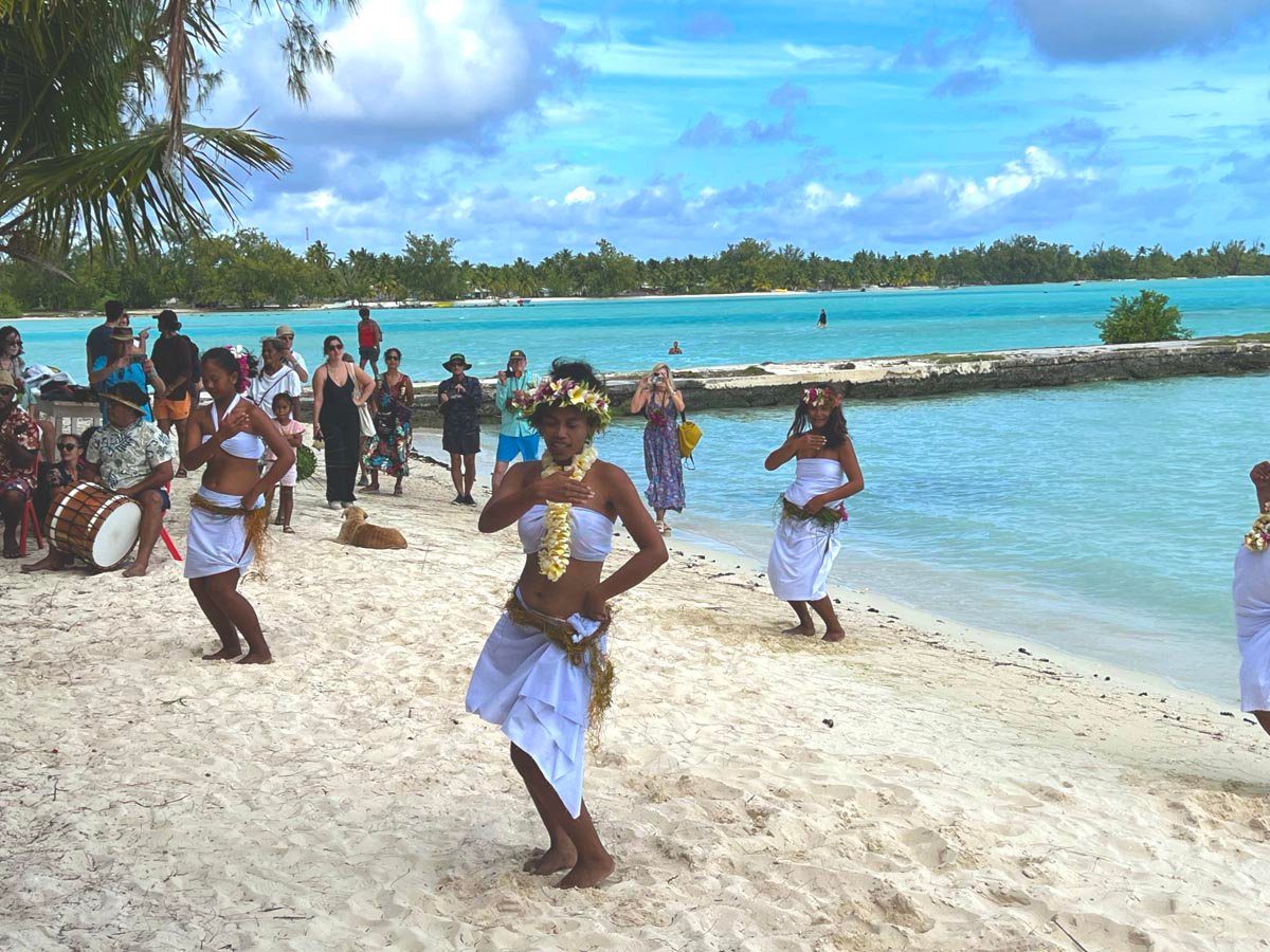 beach welcome in anaa