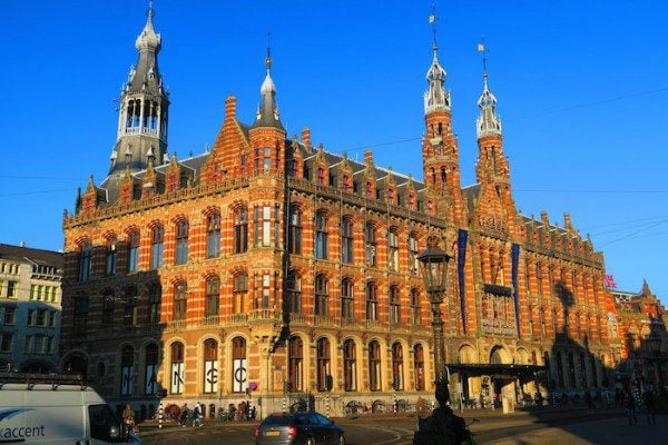 Magna Plaza Amsterdam